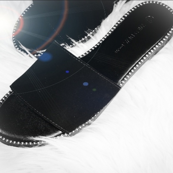 ๐ฅlast pair ๐ฅSoft black sandals - Picture 5 of 7